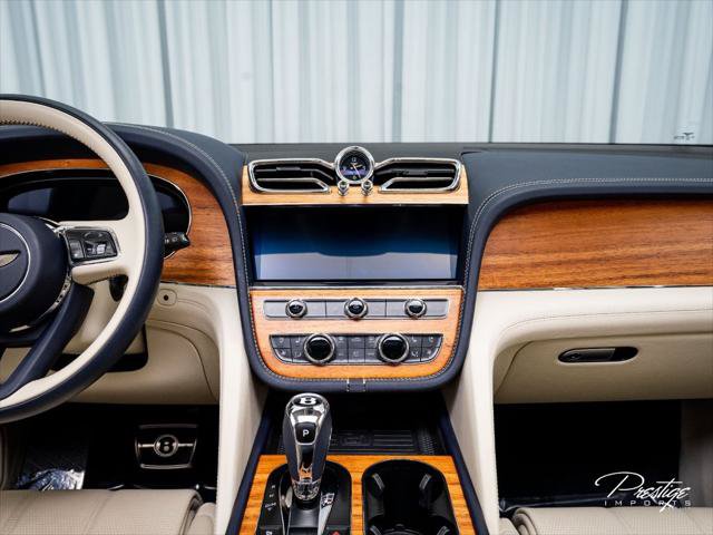 Used 2024 Bentley Bentayga AWD/4WD image 32