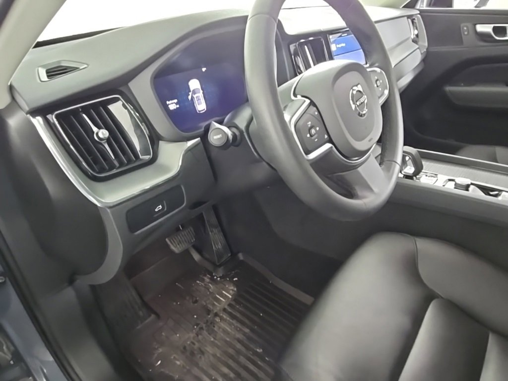 Used 2024 Volvo XC60 B5 Core w/ Protection Package Premier image 20