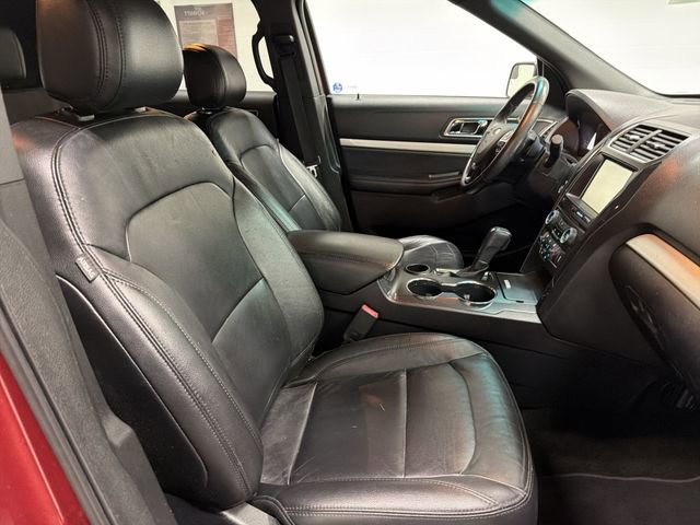 Used 2016 Ford Explorer XLT w/ Equipment Group 202A image 22
