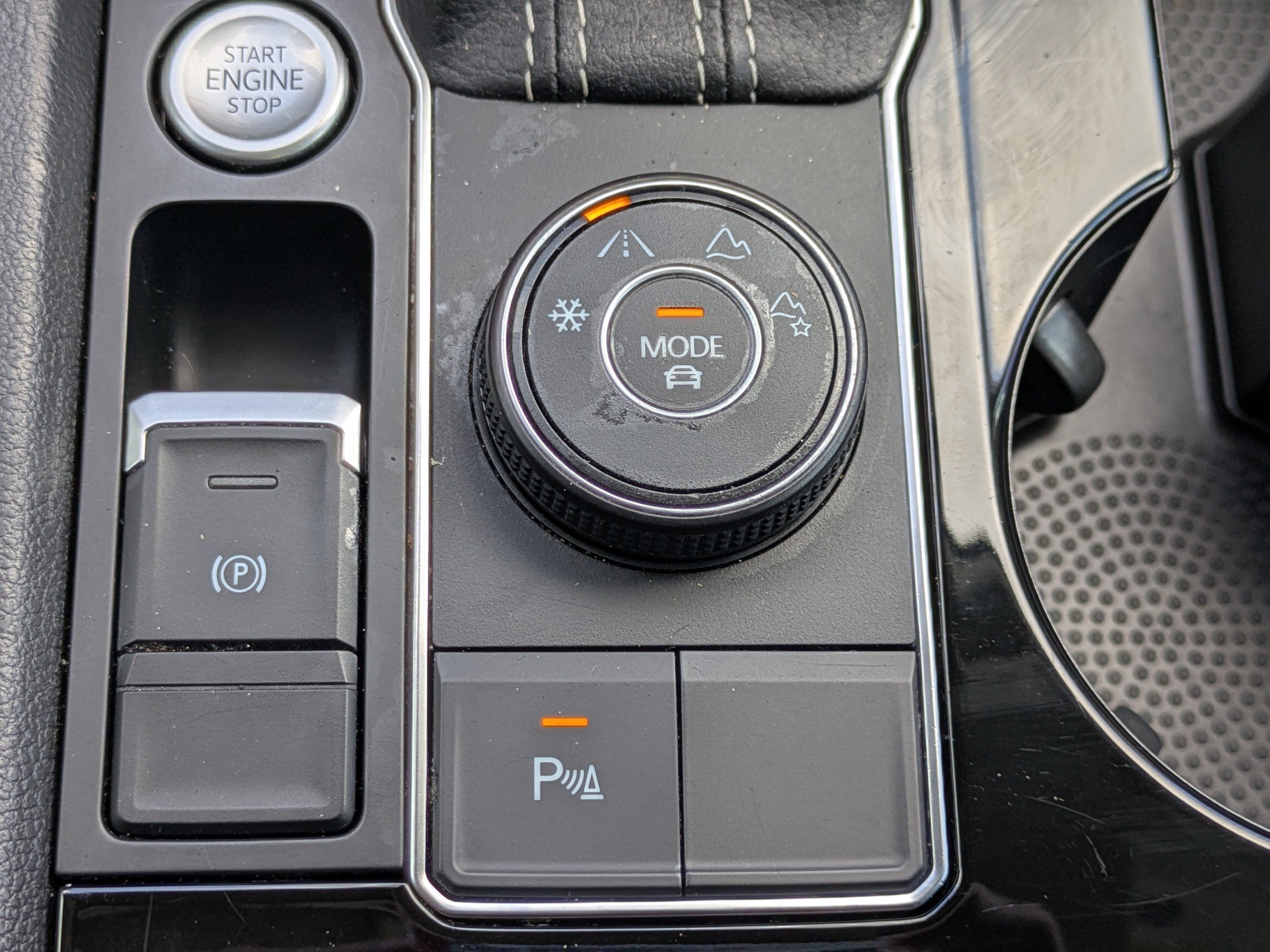 Used 2023 Volkswagen Atlas SEL AWD/4WD image 30