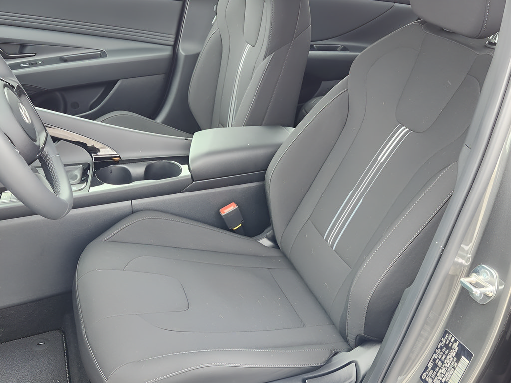 New 2026 Hyundai Elantra SEL FWD image 13