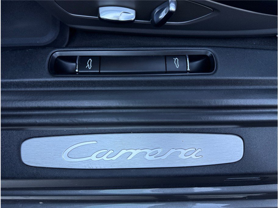 Used 2017 Porsche 911 Carrera RWD image 32