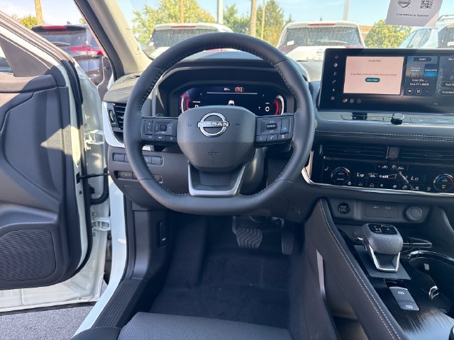 New 2026 Nissan Rogue Platinum AWD/4WD image 16