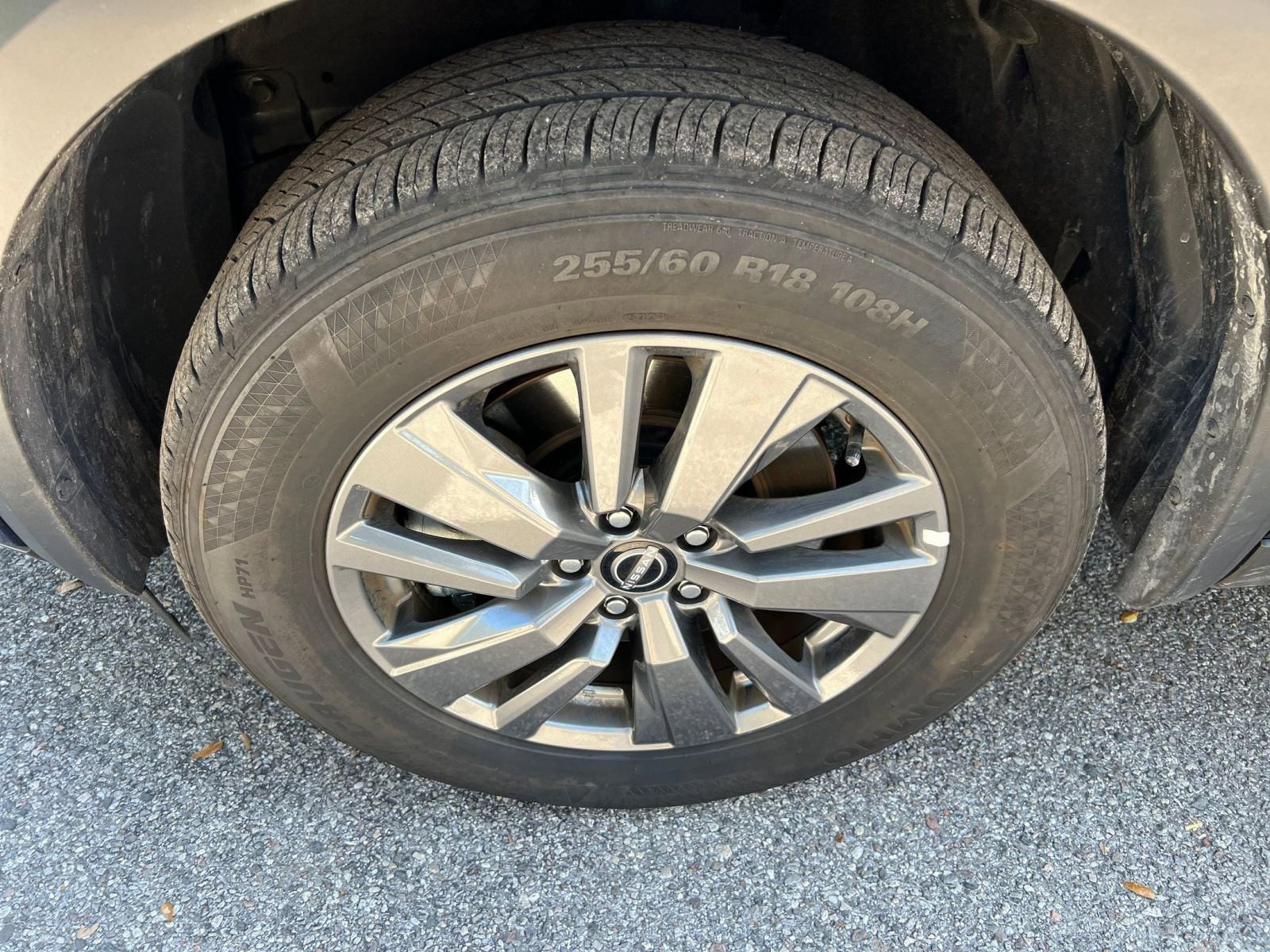 Used 2025 Nissan Pathfinder SV image 23