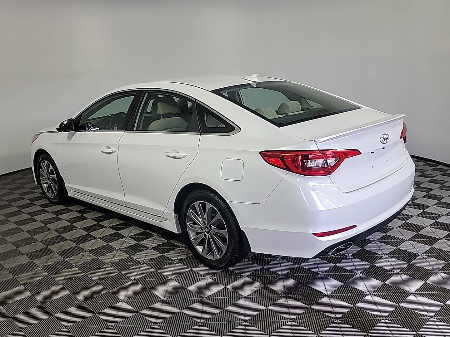 Used 2017 Hyundai Sonata Sport FWD image 9