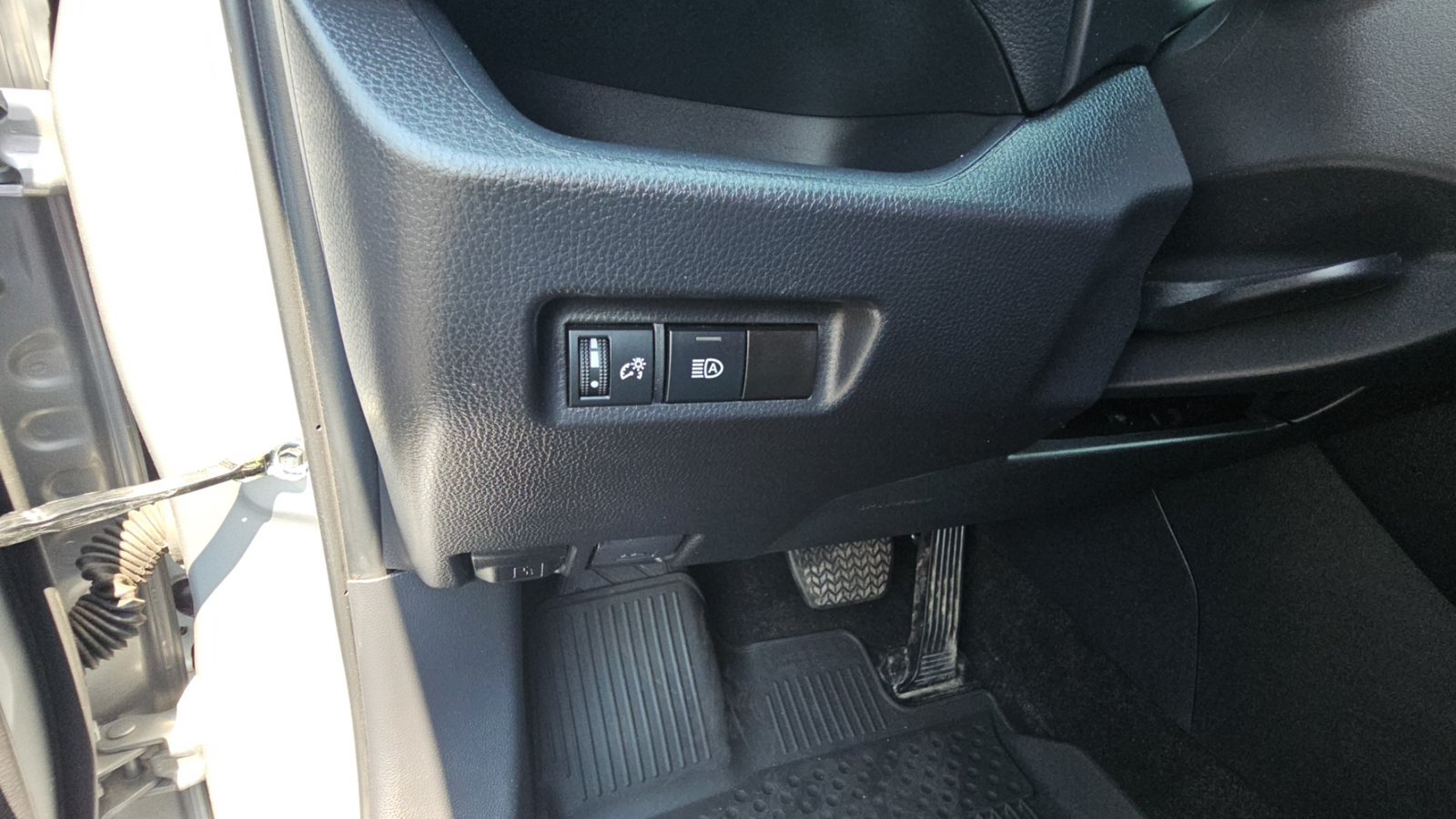 Certified 2025 Toyota RAV4 XLE AWD/4WD image 21