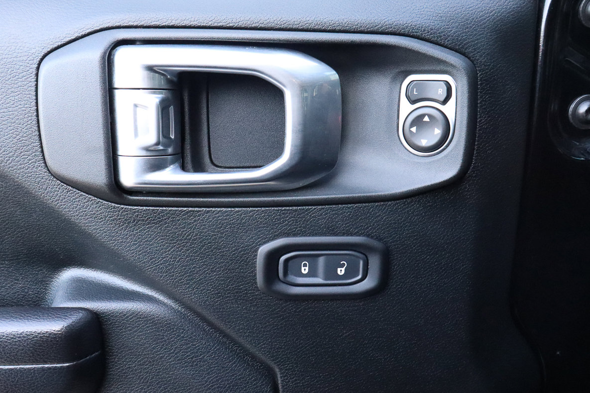 Used 2020 Jeep Wrangler Unlimited Sport image 17