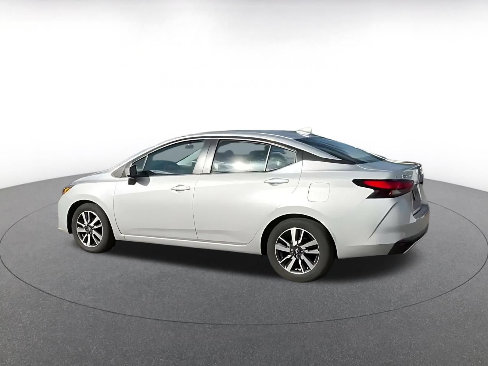 Used 2025 Nissan Versa SV FWD image 8