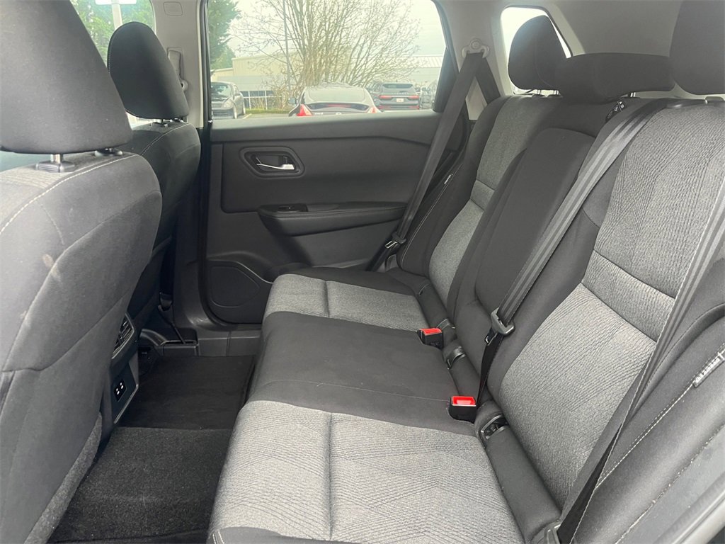 Used 2024 Nissan Rogue SV image 17