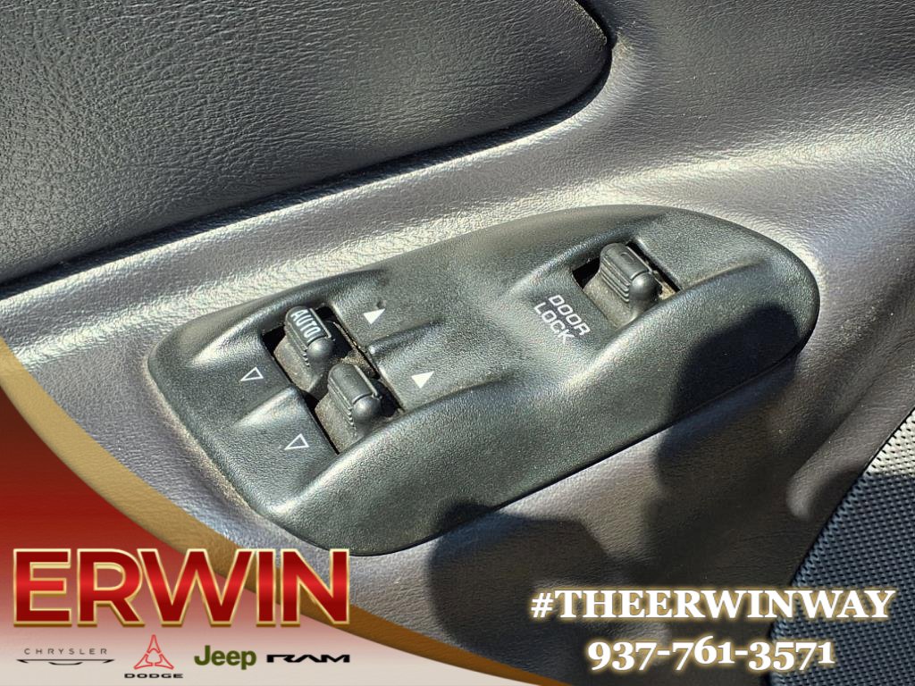 Used 2002 Chrysler Prowler RWD image 19