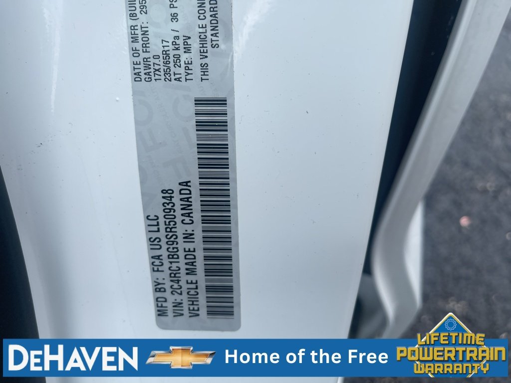 Used 2025 Chrysler Pacifica Select FWD image 30