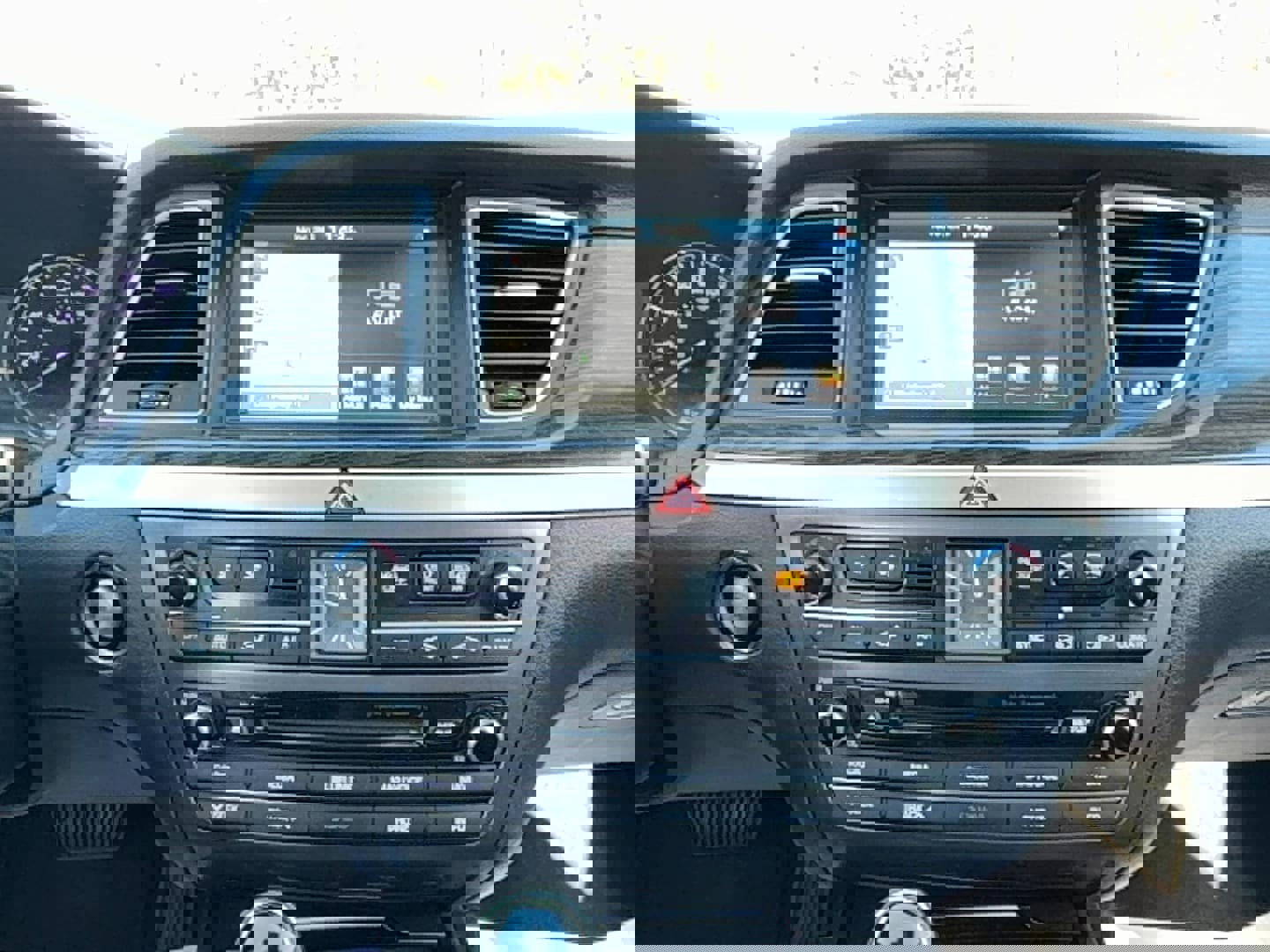 Used 2016 Hyundai Genesis 3.8 w/ Option Group 02 image 17