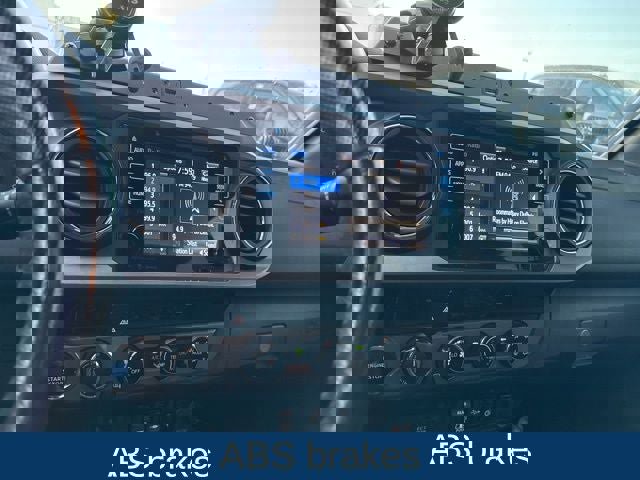 Used 2018 Toyota Tacoma TRD Sport image 16