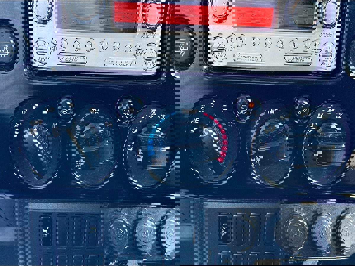 Used 2013 Toyota FJ Cruiser 4WD image 16