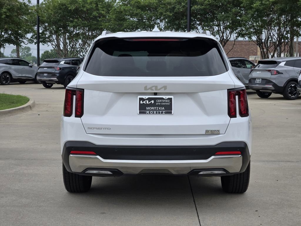 Certified 2025 Kia Sorento S FWD image 13