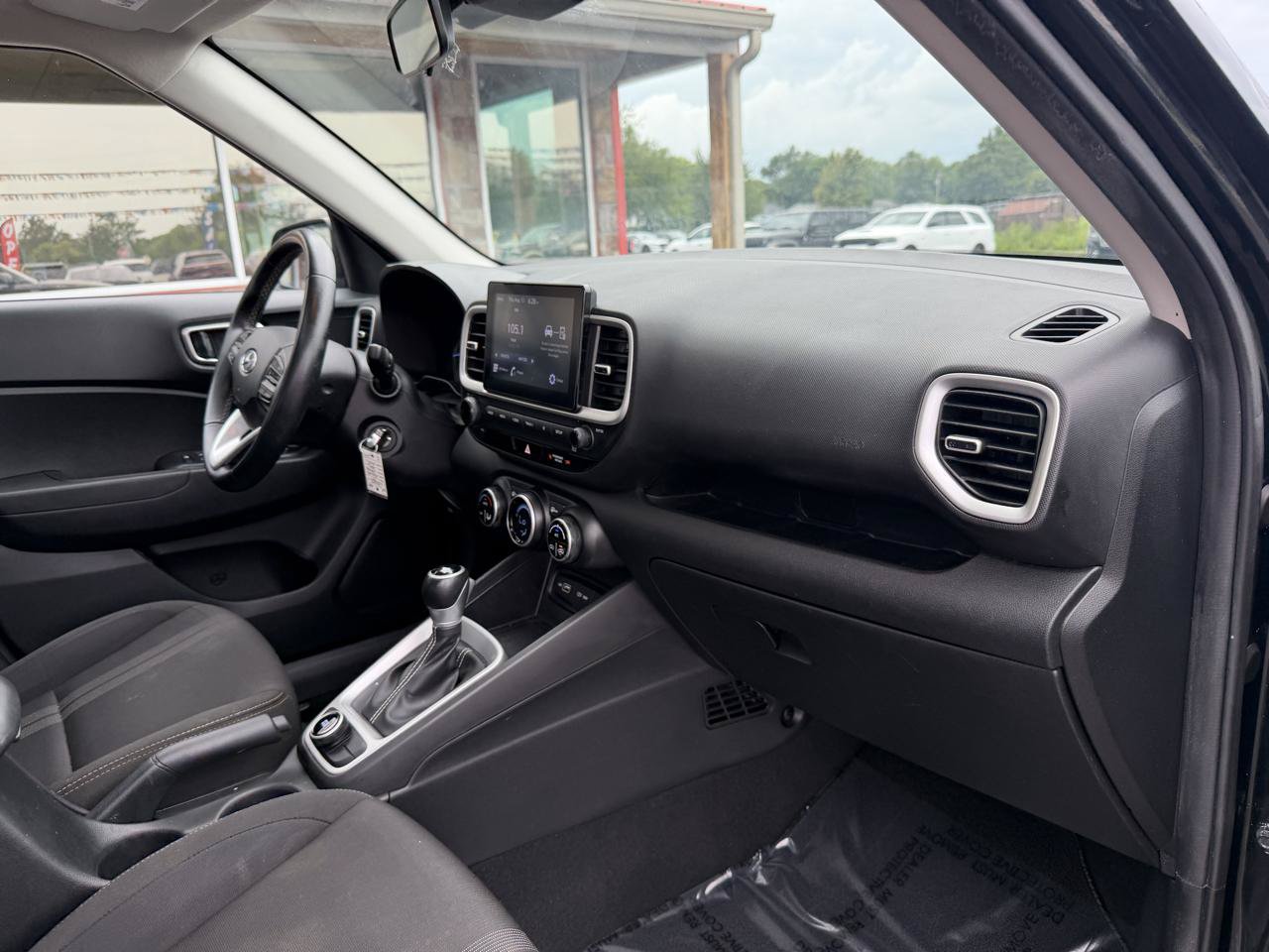 Used 2022 Hyundai Venue SEL w/ Cargo Package FWD image 22