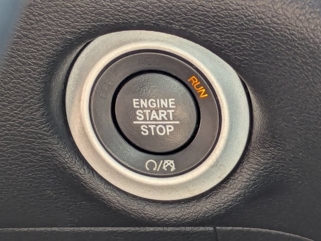 Used 2020 Chrysler Pacifica Touring w/ S Appearance Package FWD image 42