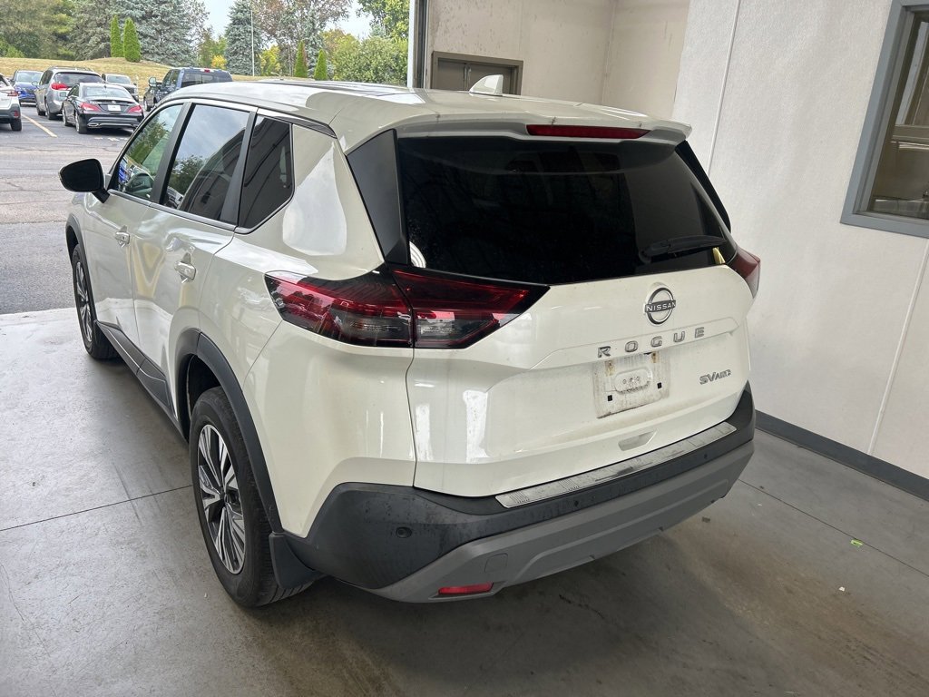 Used 2022 Nissan Rogue SV image 4
