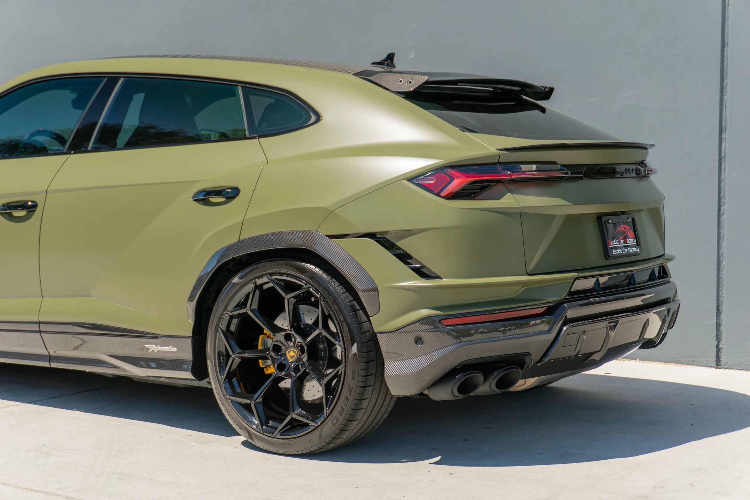Used 2024 Lamborghini Urus Performante AWD/4WD image 23