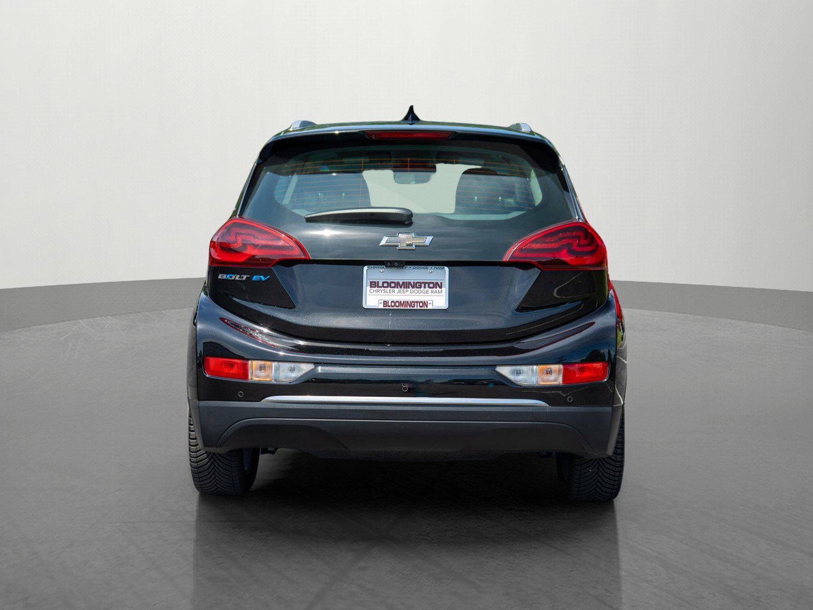 Used 2019 Chevrolet Bolt Premier w/ Infotainment Package FWD image 6