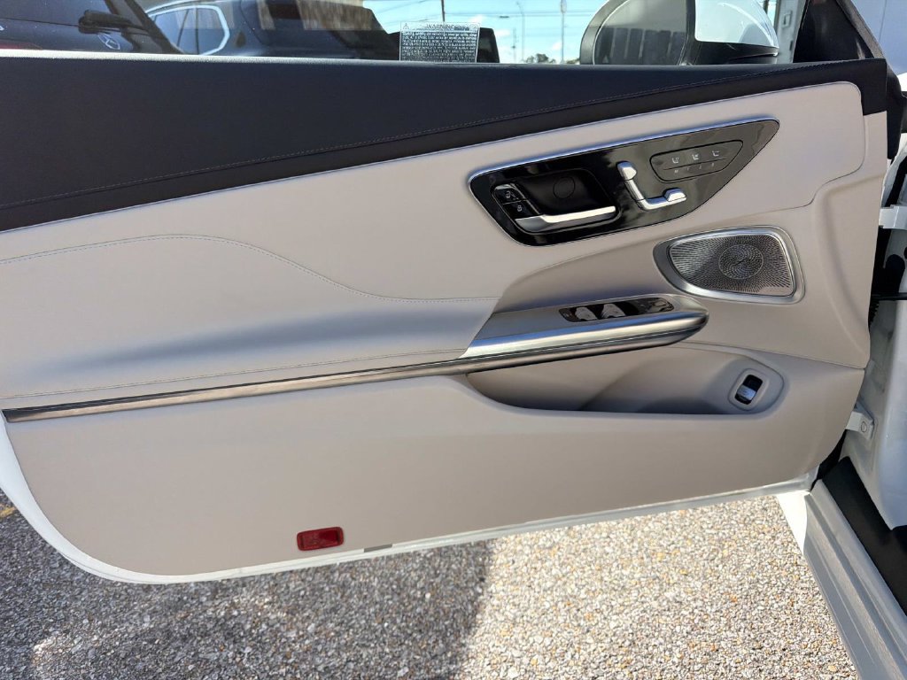 Used 2025 Mercedes-Benz CLE 300 4MATIC Cabriolet image 18