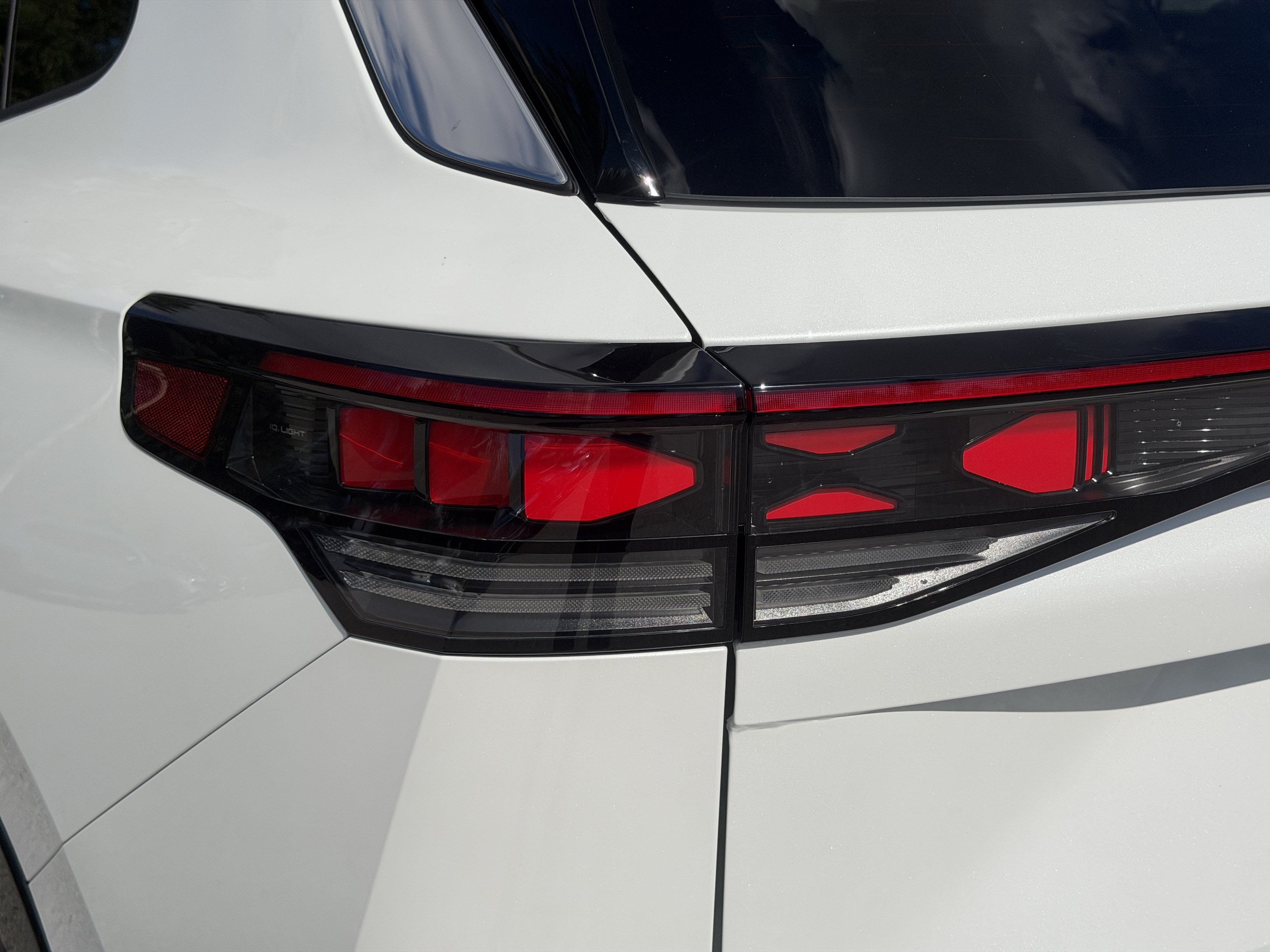 New 2026 Volkswagen Tiguan SEL R-Line AWD/4WD image 9