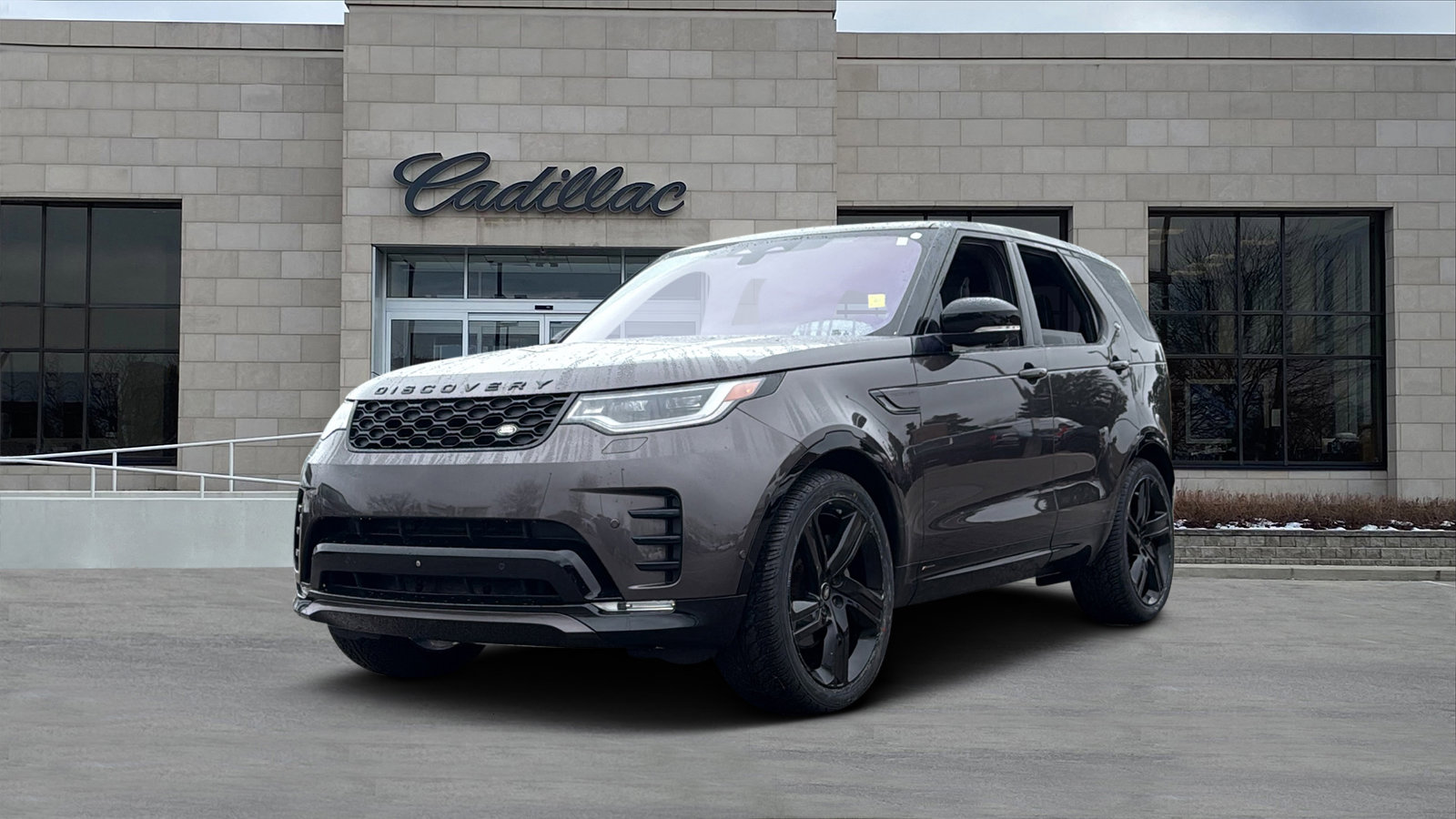 Used 2022 Land Rover Discovery S R-Dynamic image 5