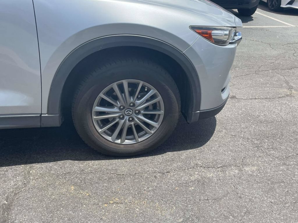 Used 2017 MAZDA CX-5 Touring w/ Preferred Equipment Package FWD image 10