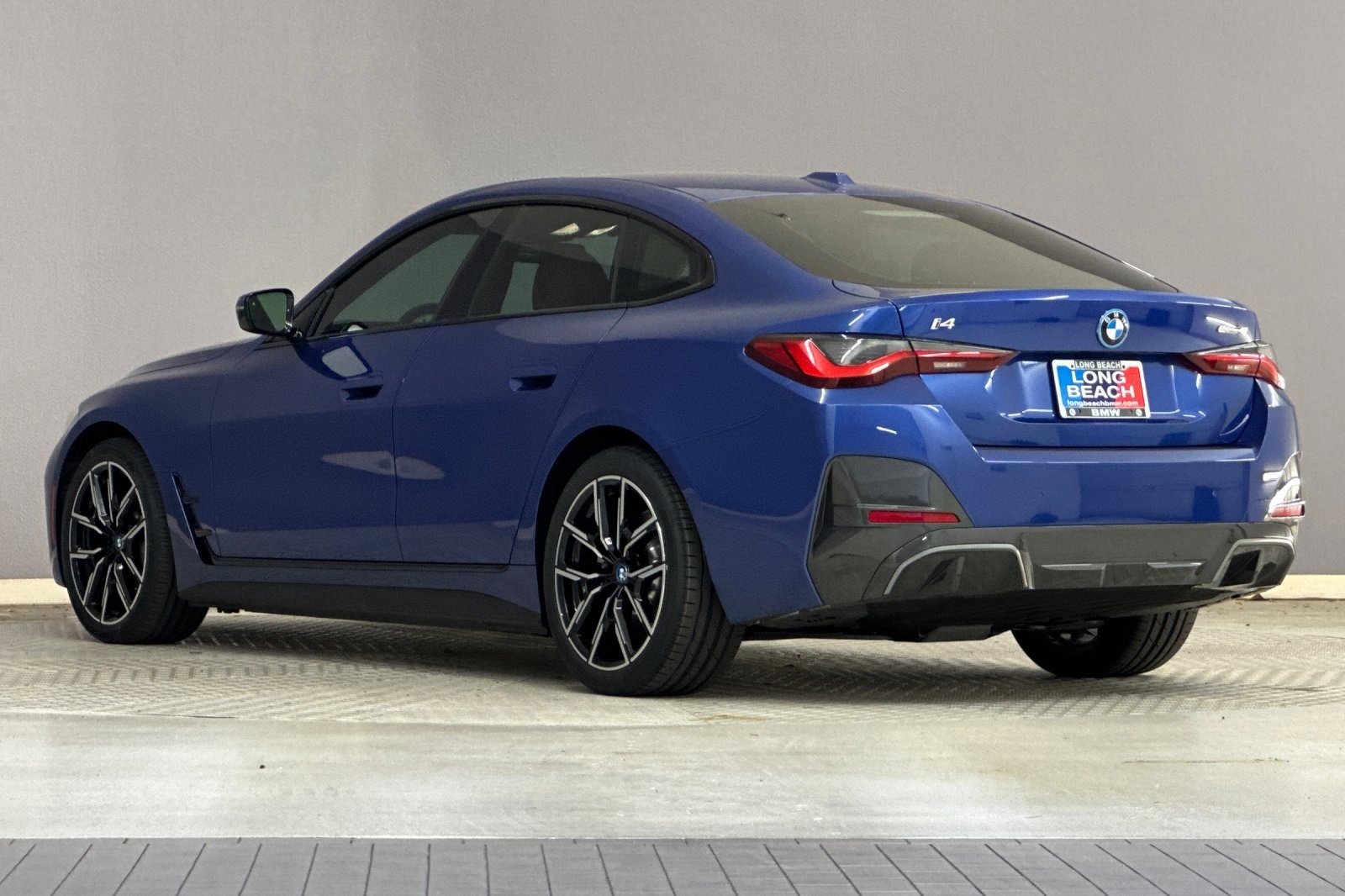 Certified 2022 BMW i4 eDrive40 w/ M Sport Package image 3