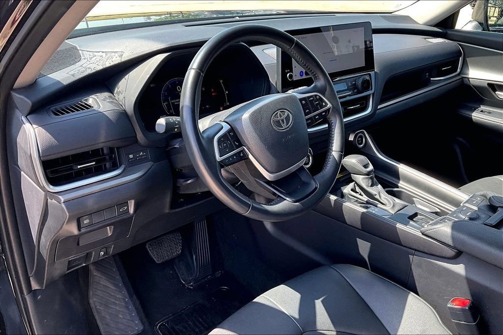 Used 2025 Toyota Grand Highlander AWD image 15