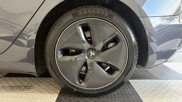 Used 2020 Tesla Model 3 Standard Range Plus RWD image 10