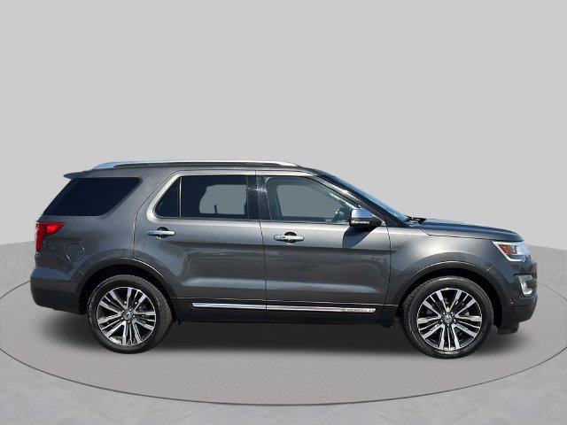 Used 2017 Ford Explorer Platinum AWD/4WD image 2