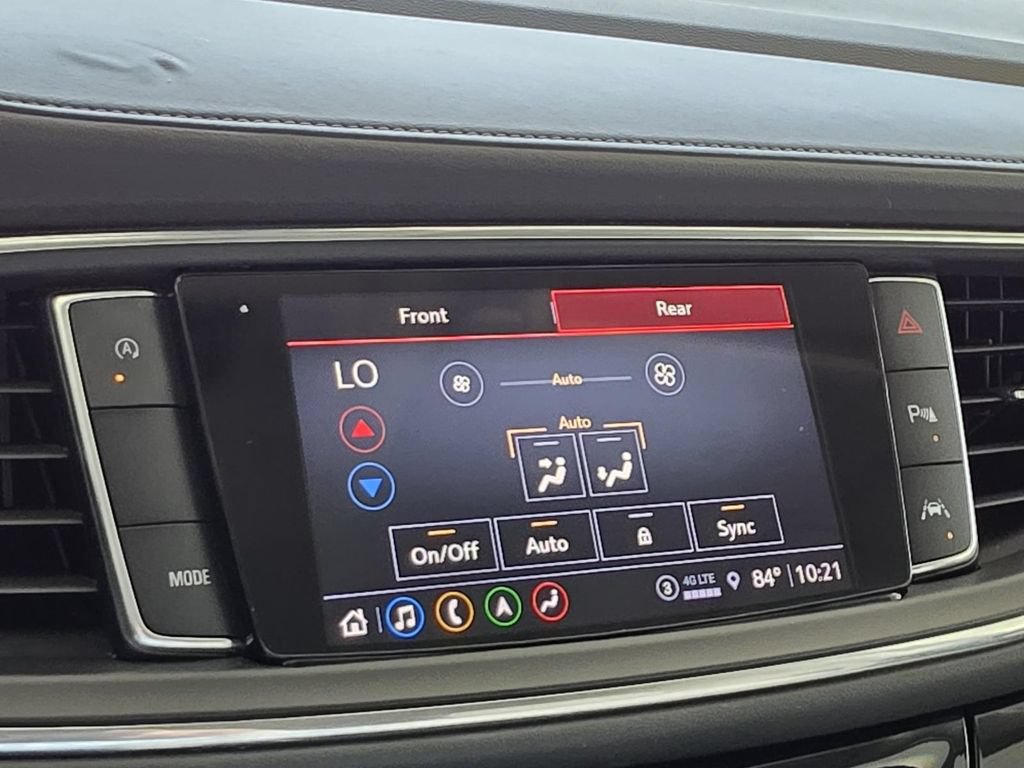 Used 2022 Buick Enclave Avenir w/ Avenir Technology Package FWD image 32