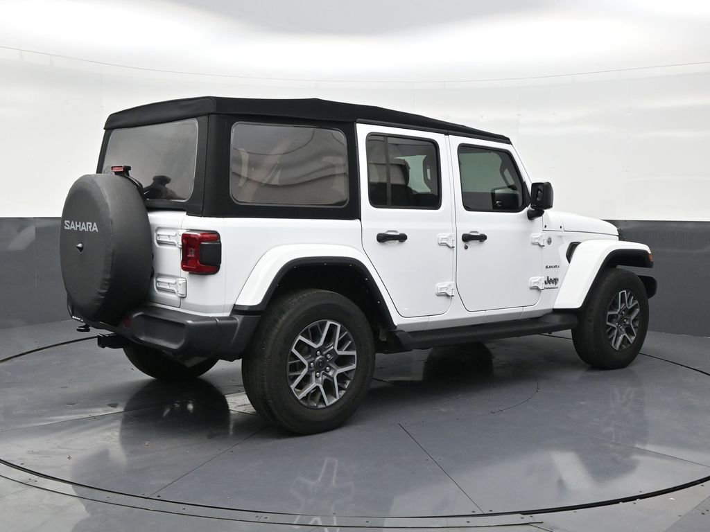 Used 2024 Jeep Wrangler Sahara image 5