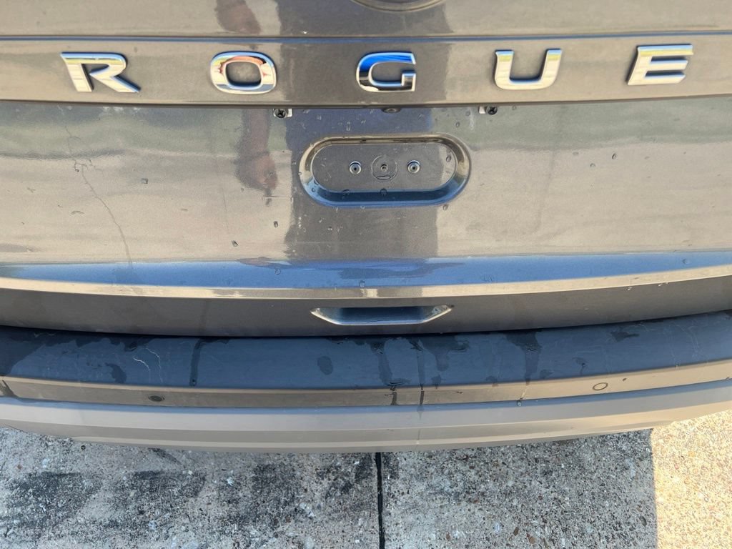 Used 2023 Nissan Rogue SV AWD/4WD image 12