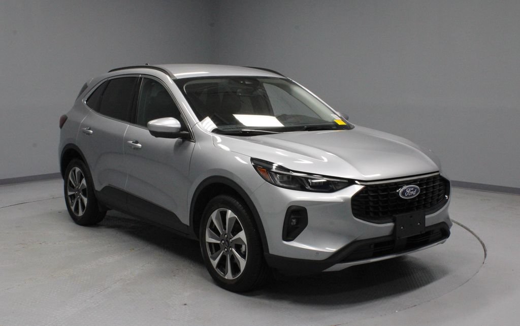Certified 2024 Ford Escape Platinum AWD/4WD image 1