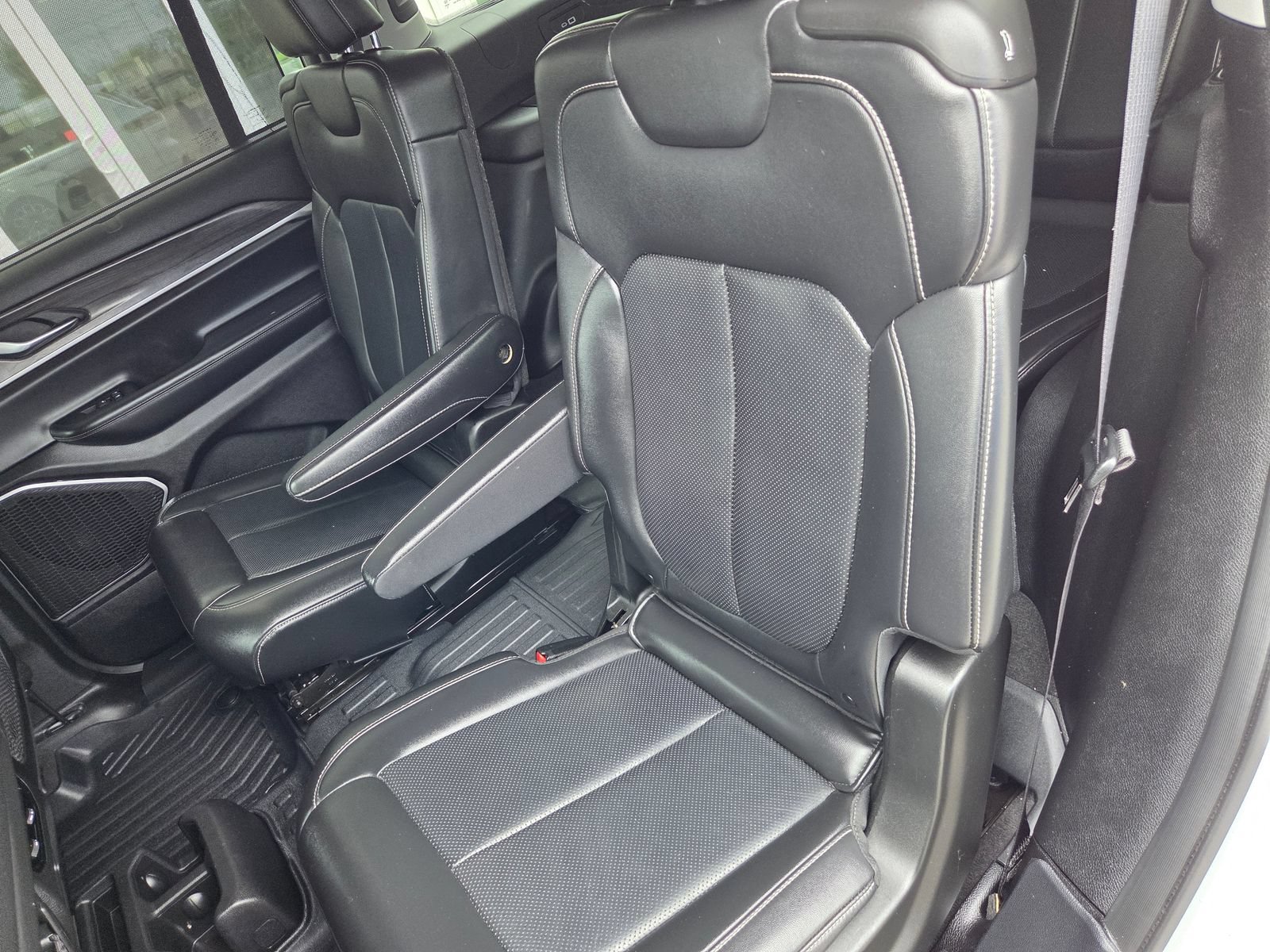 Used 2022 Jeep Grand Cherokee L Limited w/ Luxury Tech Group II AWD/4WD image 25