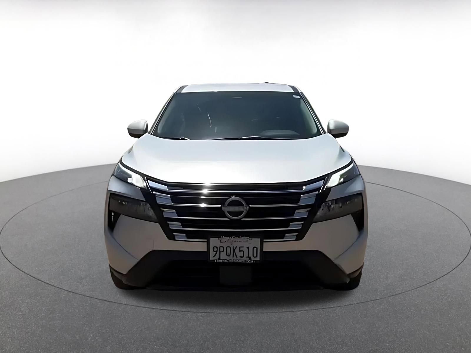 Used 2025 Nissan Rogue SV FWD image 4