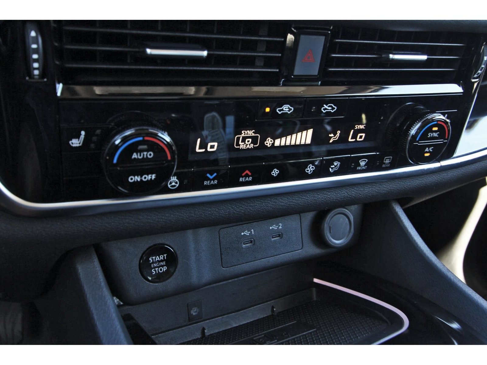 Certified 2025 Nissan Rogue SL w/ Tech Package AWD/4WD image 29