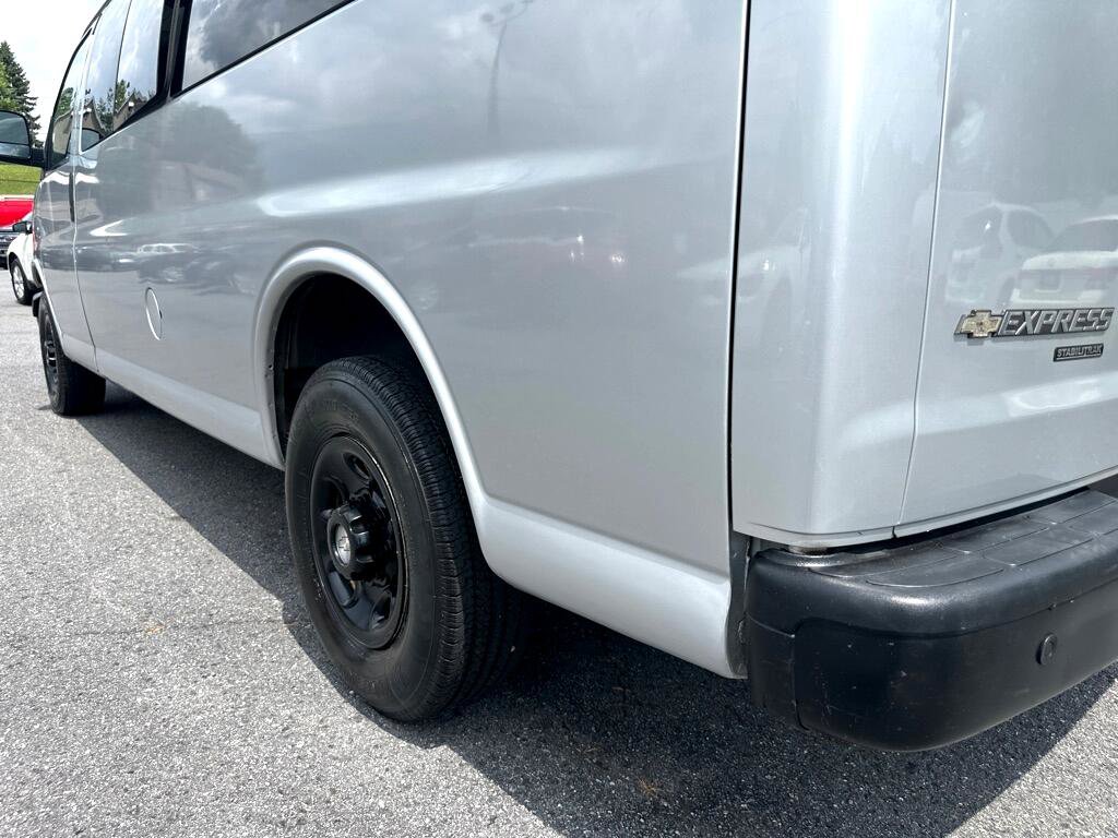 Used 2015 Chevrolet Express 3500 LS image 11