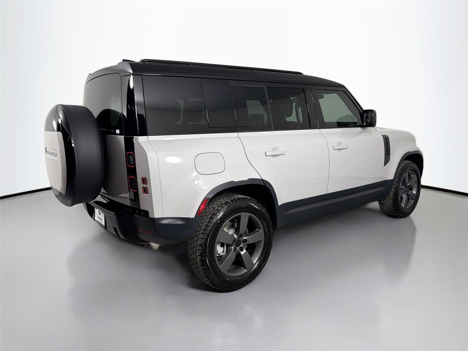 New 2026 Land Rover Defender 110 S AWD/4WD image 5