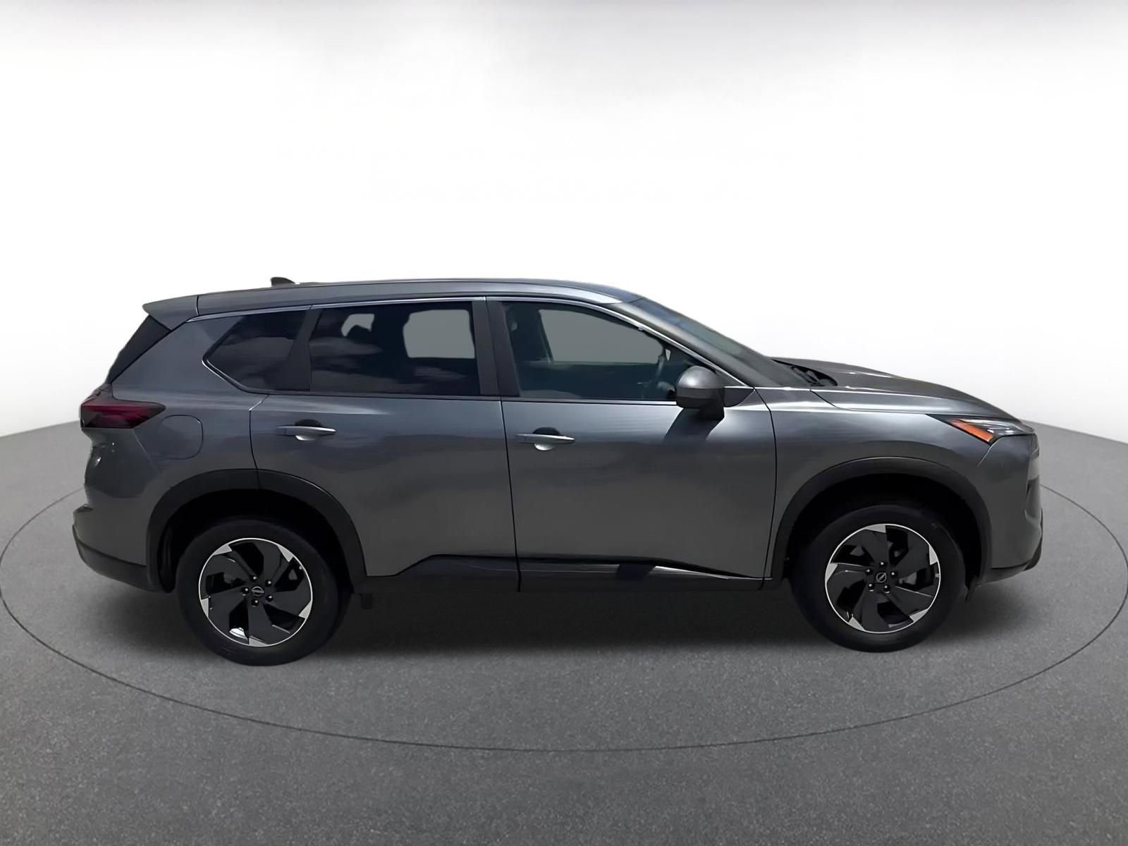 Used 2025 Nissan Rogue SV FWD image 16