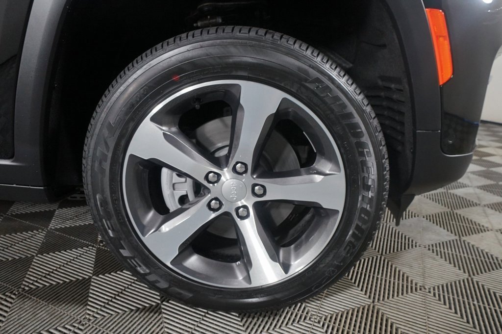 New 2024 Jeep Grand Cherokee Limited 4xe w/ Luxury Tech Group II image 9