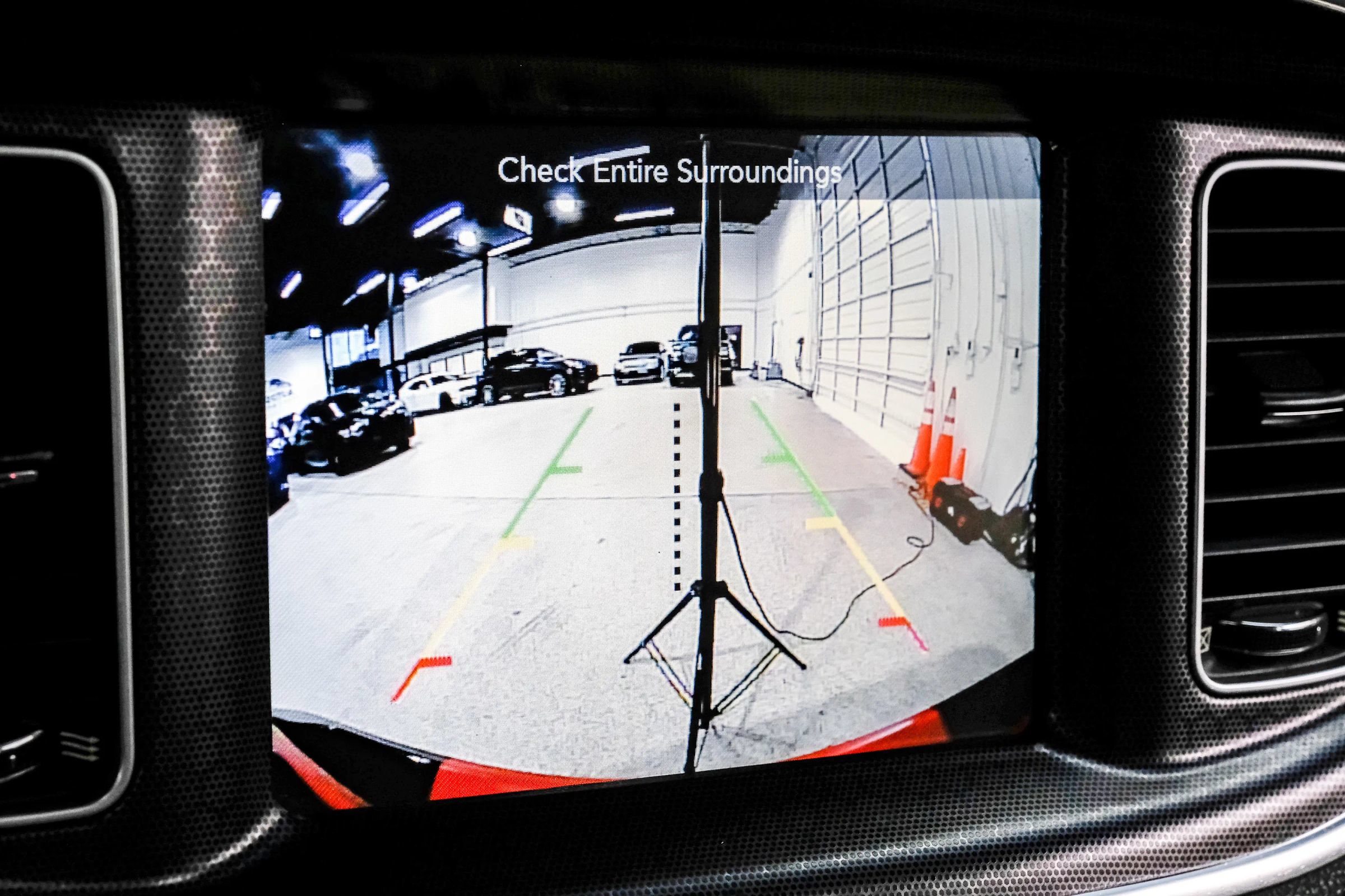 Used 2016 Dodge Charger SRT w/ Harman/Kardon Audio Group RWD image 28