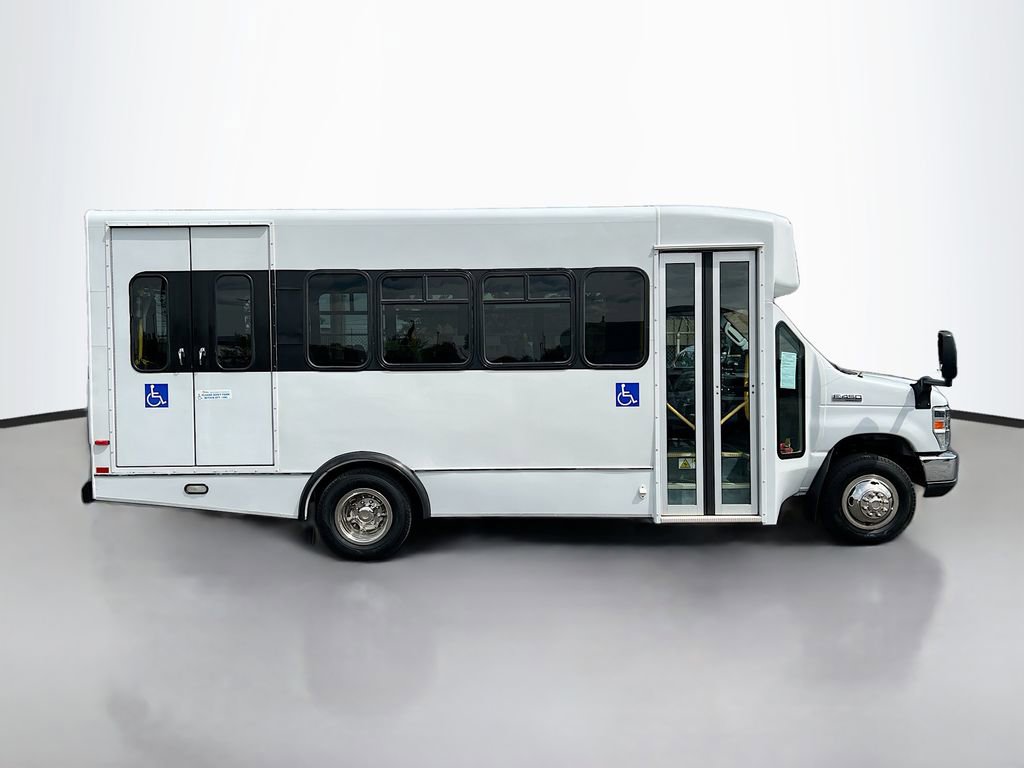 Used 2016 Ford E-450 and Econoline 450 Super Duty w/ Shuttle Bus Prep Package RWD image 31