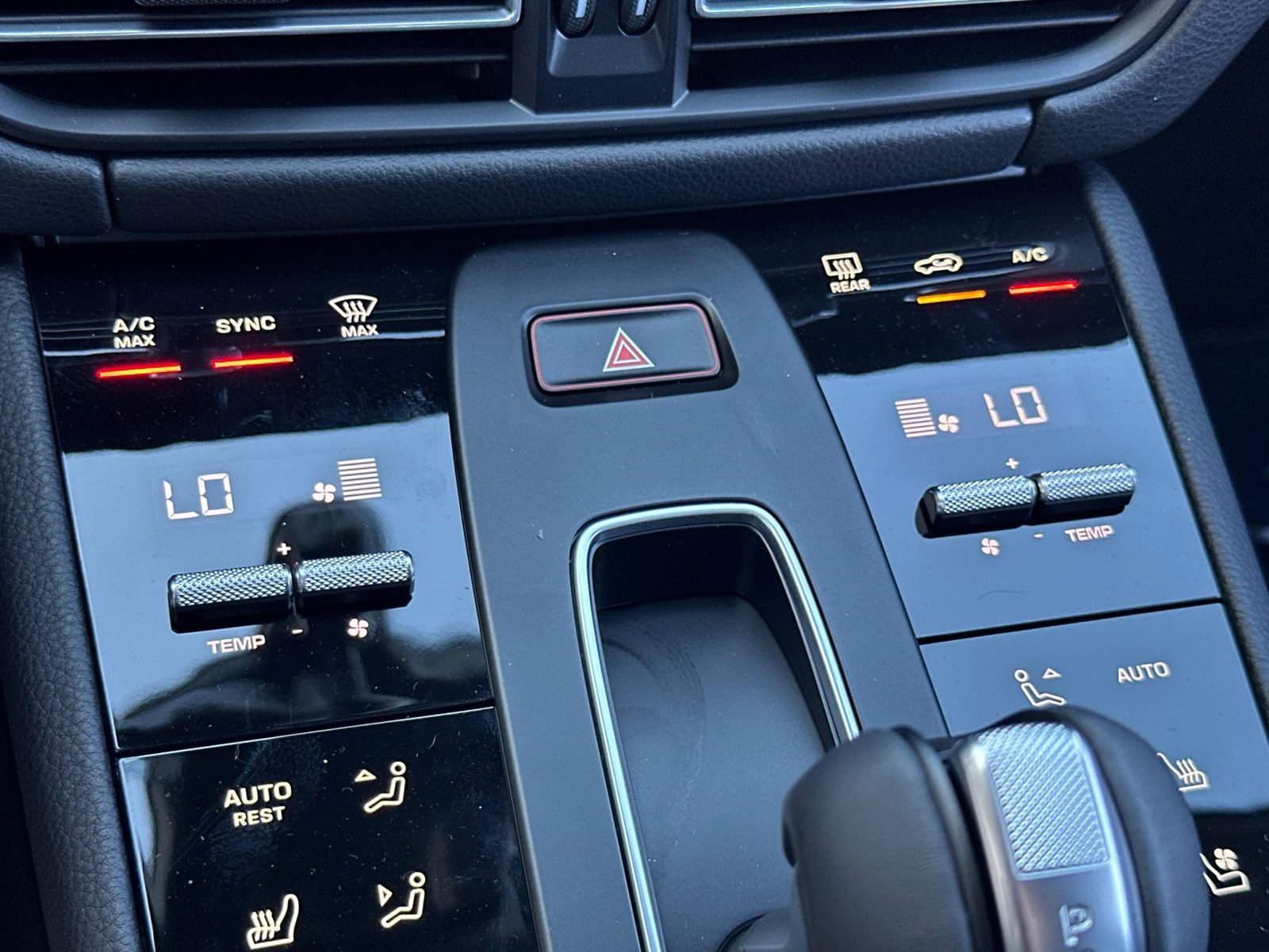 New 2026 Porsche Macan AWD/4WD image 20