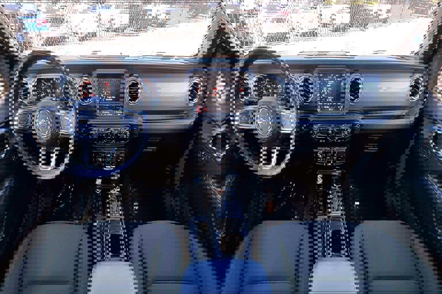 Used 2020 Jeep Wrangler Unlimited Sahara AWD/4WD image 15