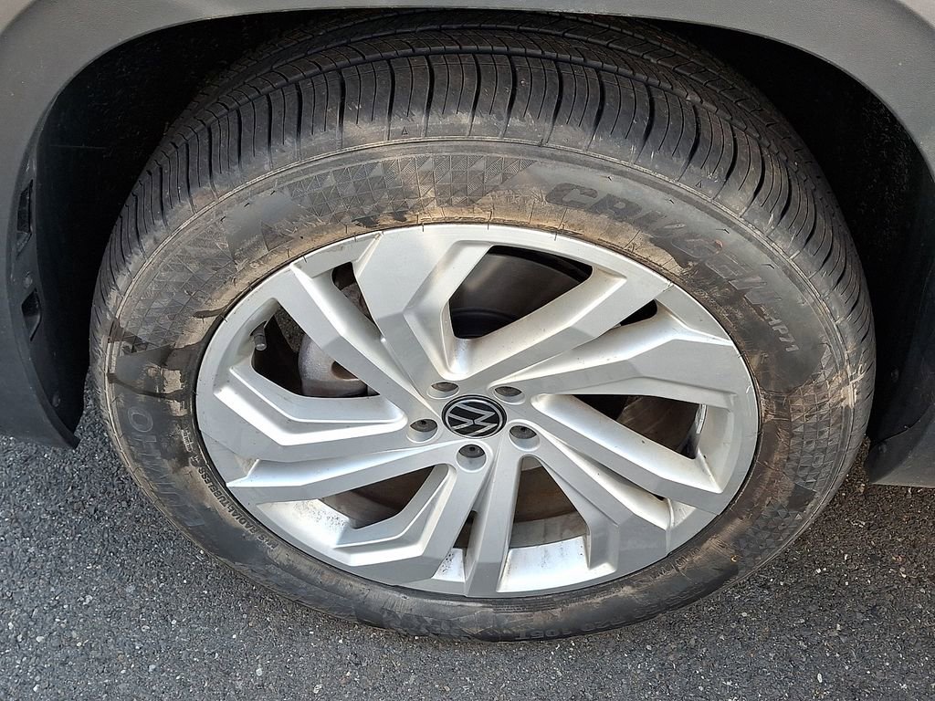 Certified 2023 Volkswagen Atlas SE image 4