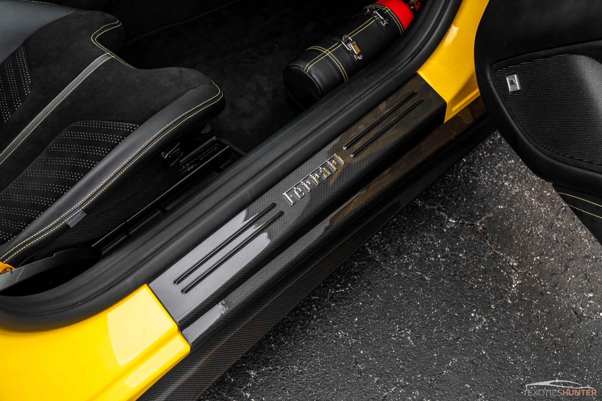 Used 2014 Ferrari F12 Berlinetta RWD image 13
