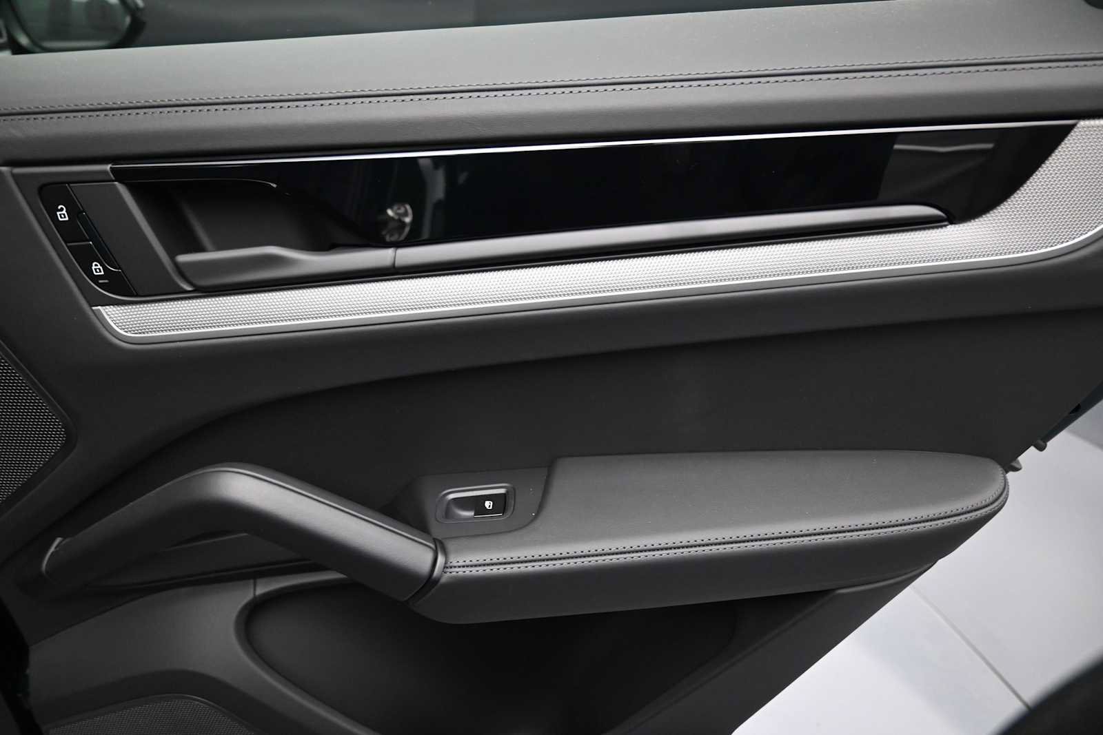 New 2026 Porsche Cayenne S AWD/4WD image 19